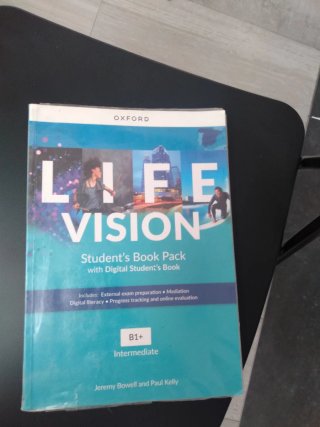 Life Vision Intermediate Student Book (Spain)