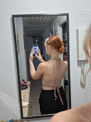 Top beige escote halter