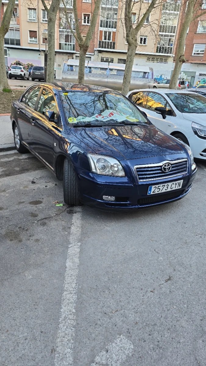Toyota Avensis 2004 - foto 1