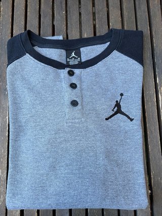 Camiseta jersei Jordan juvenil gris y azul