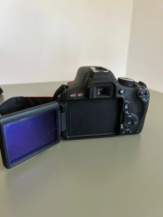 Canon EOS 600D + 2 objetivos+ Kit