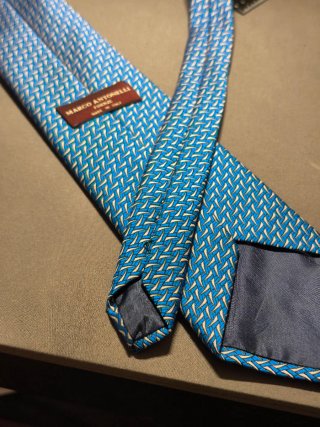 Cravatta fantasia geometrica blu e bianca Italy