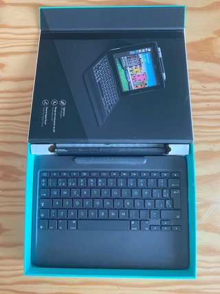 Teclado Logitech Slim Combo iPad Pro 10.5