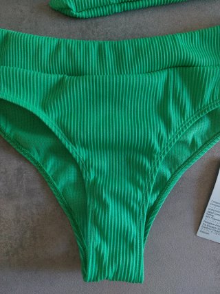 Bikini verde taglia L nuovo con cartellino