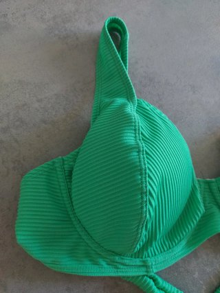 Bikini verde taglia L nuovo con cartellino