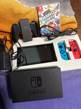 Nintendo Switch + Super Mario Party