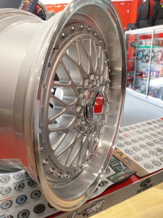 Llantas dare RS 17 4x100 en doble medida