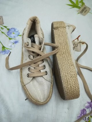 Zapatillas mujer beige y blanco