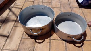 2 Ollas de Aluminio con Asas