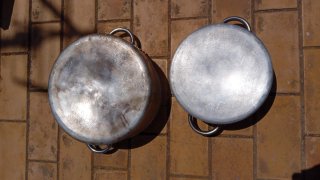 2 Ollas de Aluminio con Asas