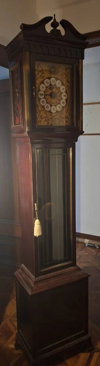 Reloj de pie antiguo