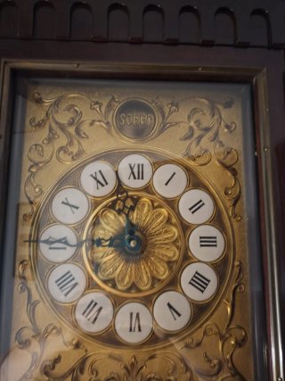 Reloj de pie antiguo