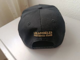 Gorra LAFC Visera Plana Negra y Dorada