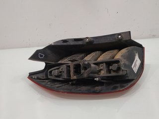 586504 15911600 piloto tras der renault scenic ii