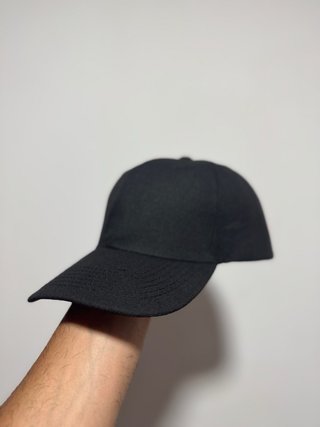 Pareja de gorras negras nuevas