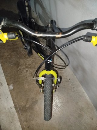 2 Bicicletas 16 pulgadas + 2 patinetes globber