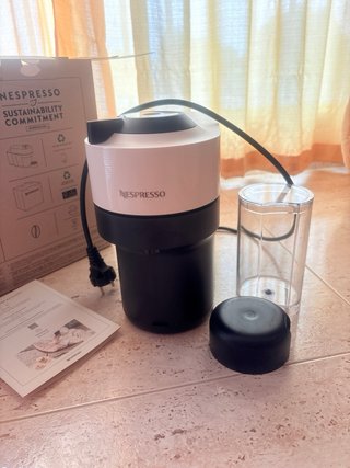 Cafetera Nespresso Vertuo Pop Roja