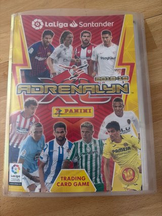 Álbum LaLiga 2018/19 casi completo