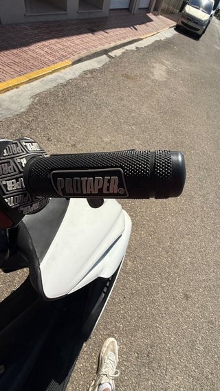 Yamaha Aerox 50cc Scooter