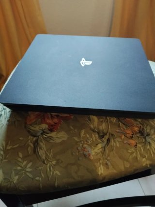 PS4 Slim500GB + MASS EFFECT LEGENDARY EDITION