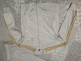 Chándal Adidas Vintage Blanco y oro pone XL es L