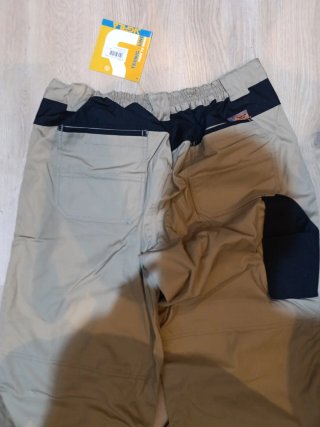 Pantalones de trabajo XXL y XXS beige y negro