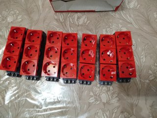 Toma Mosaic Legrand Canalización DLP Roja