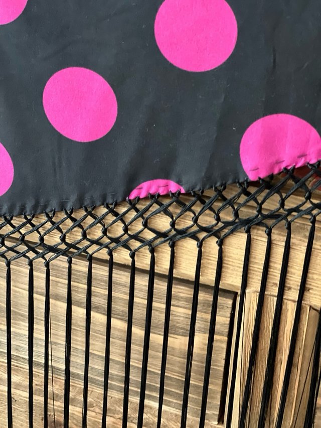 Manton Flamenco Negro Lunares Rosa