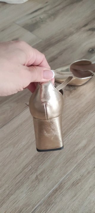 Sandalias doradas mujer Sfera