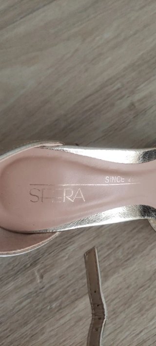 Sandalias doradas mujer Sfera