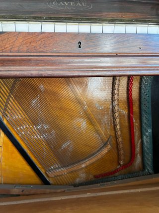 Piano antiguo CAVEAU París