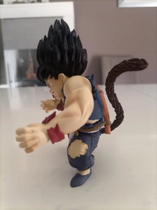 Goku Transformación Oz Figura