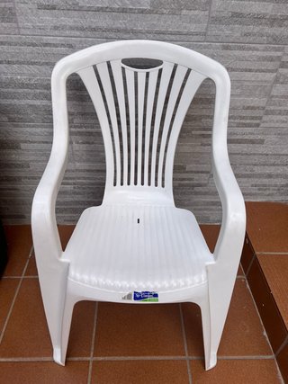Sedie da terrazzo in plastica bianca