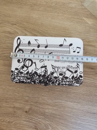 Joyero con notas musicales