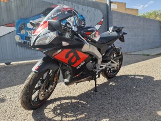 Aprilia RS50 Negra y Roja