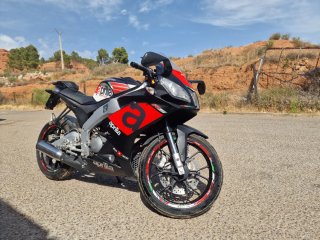 Aprilia RS50 Negra y Roja