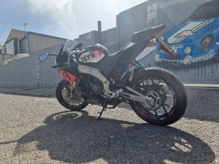 Aprilia RS50 Negra y Roja