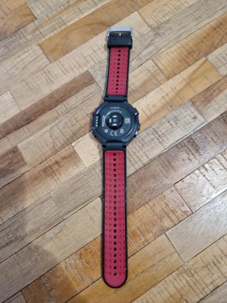 No se enciende. Garmin Forerunner 235 para piezas.