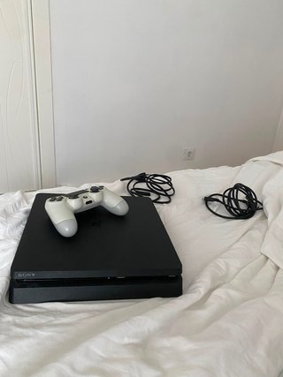 PS4 Slim 1TB + Mando + Juegos