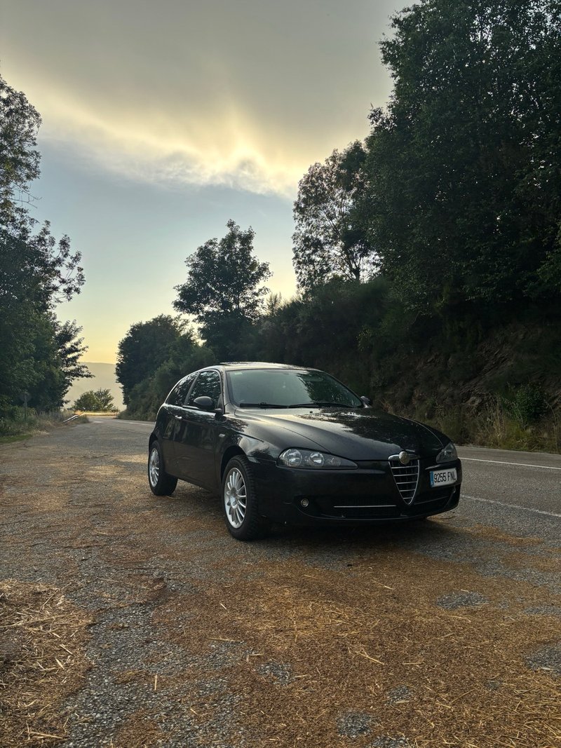 Alfa Romeo 147 1.9 jtdm - foto 1