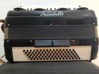 Acordeón Scandalli Italiano 80 Bajos + Estuche