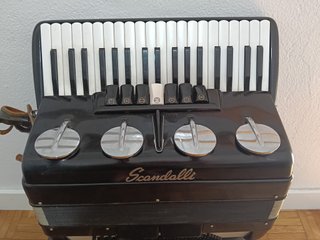 Acordeón Scandalli Italiano 80 Bajos + Estuche