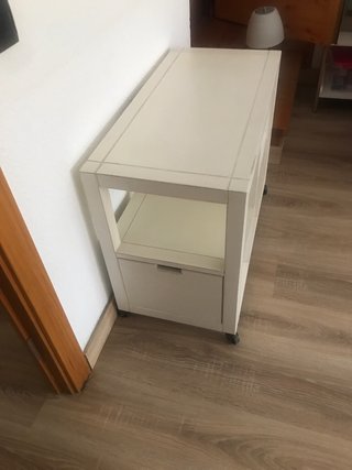Precioso mueble de diseño color blanco