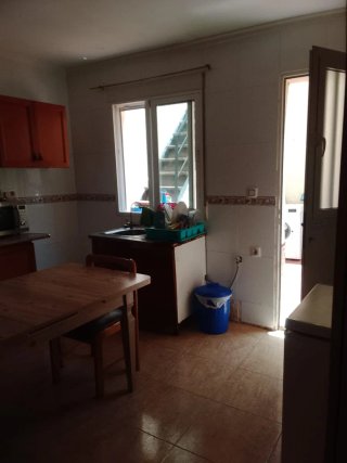 Se alquiler habitación 250€ incluido agua y luz Ca