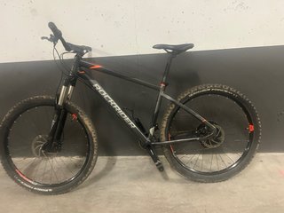 Bicicleta Rockrider ST 900