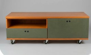Mueble TV en DM con ruedas.