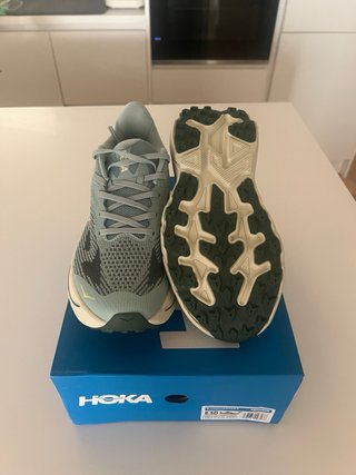 Hoka Challenger 8