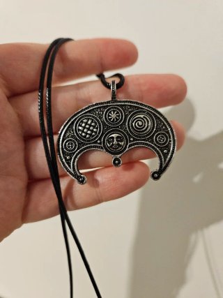 Collar Lúnula con rostro