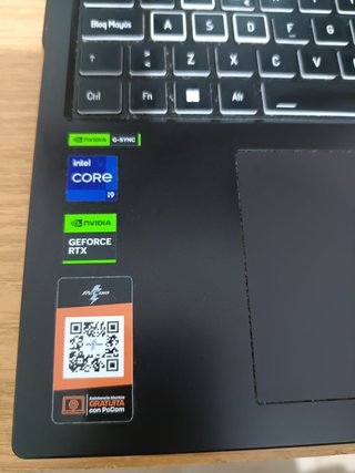 Portátil Gaming PCCom RTX 4070 i9 32GB 1TB SSD