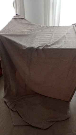 Voilant beige oscuro de tela